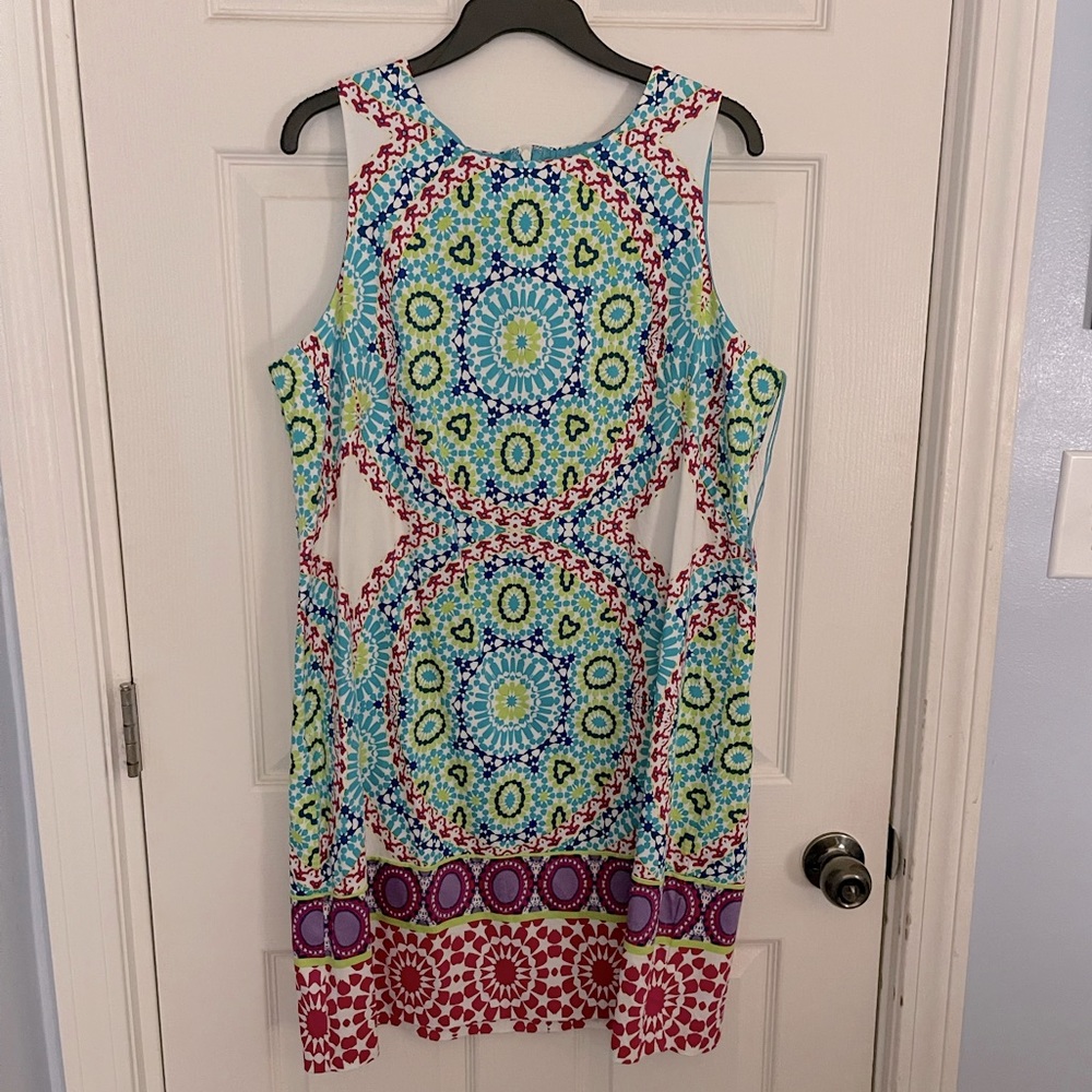 Sleeveless colorful dress